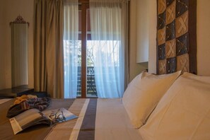 Minibar, in-room safe, individually decorated, individually furnished