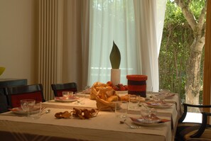 Free daily local cuisine breakfast
