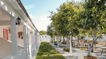 Apartment, eingeschränkter Meerblick | Wohnbereich