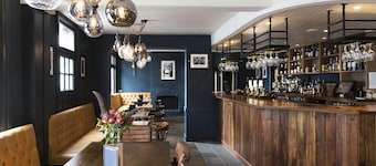 The Porterhouse Grill & Rooms