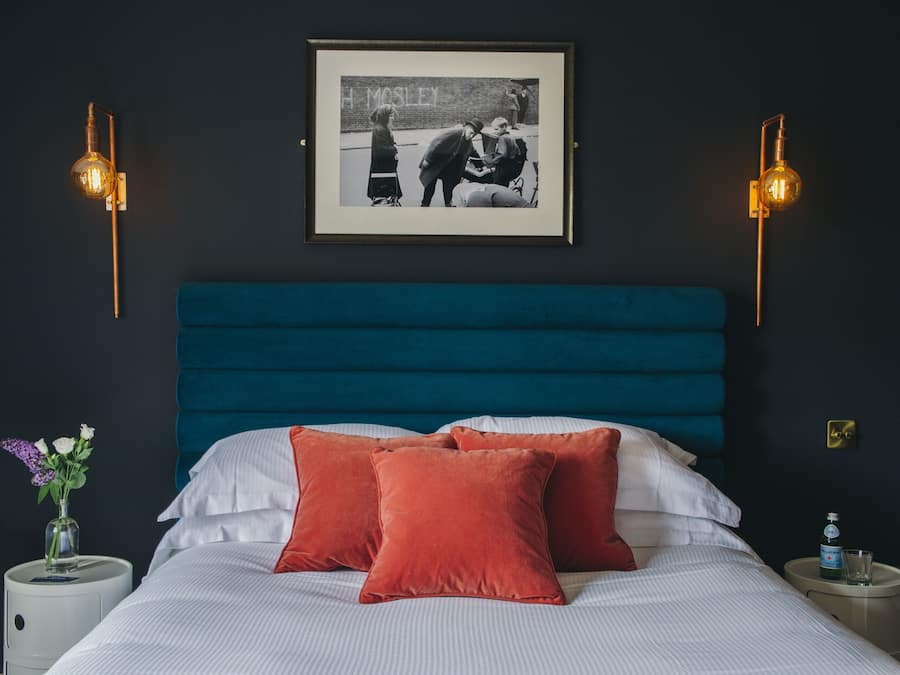 Premium tweepersoonskamer | Lakens van Egyptisch katoen, luxe beddengoed, een bureau