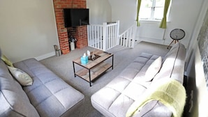 Family Cottage | Living area - Hurtwood Hotel (Guildford)