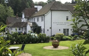 Garden - Hurtwood Hotel (Guildford)