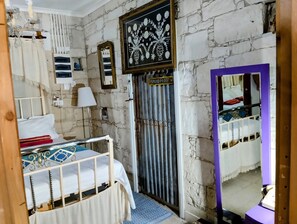Monolocale Tradizionale, 1 letto matrimoniale, angolo cottura, al piano terra | Materassi in memory foam, tende oscuranti, insonorizzazione