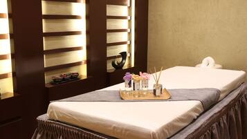 Sauna, steam room, Turkish bath/hammam, body treatments, aromatherapy