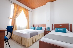 Triple Room | Hypo-allergenic bedding, free WiFi, bed sheets