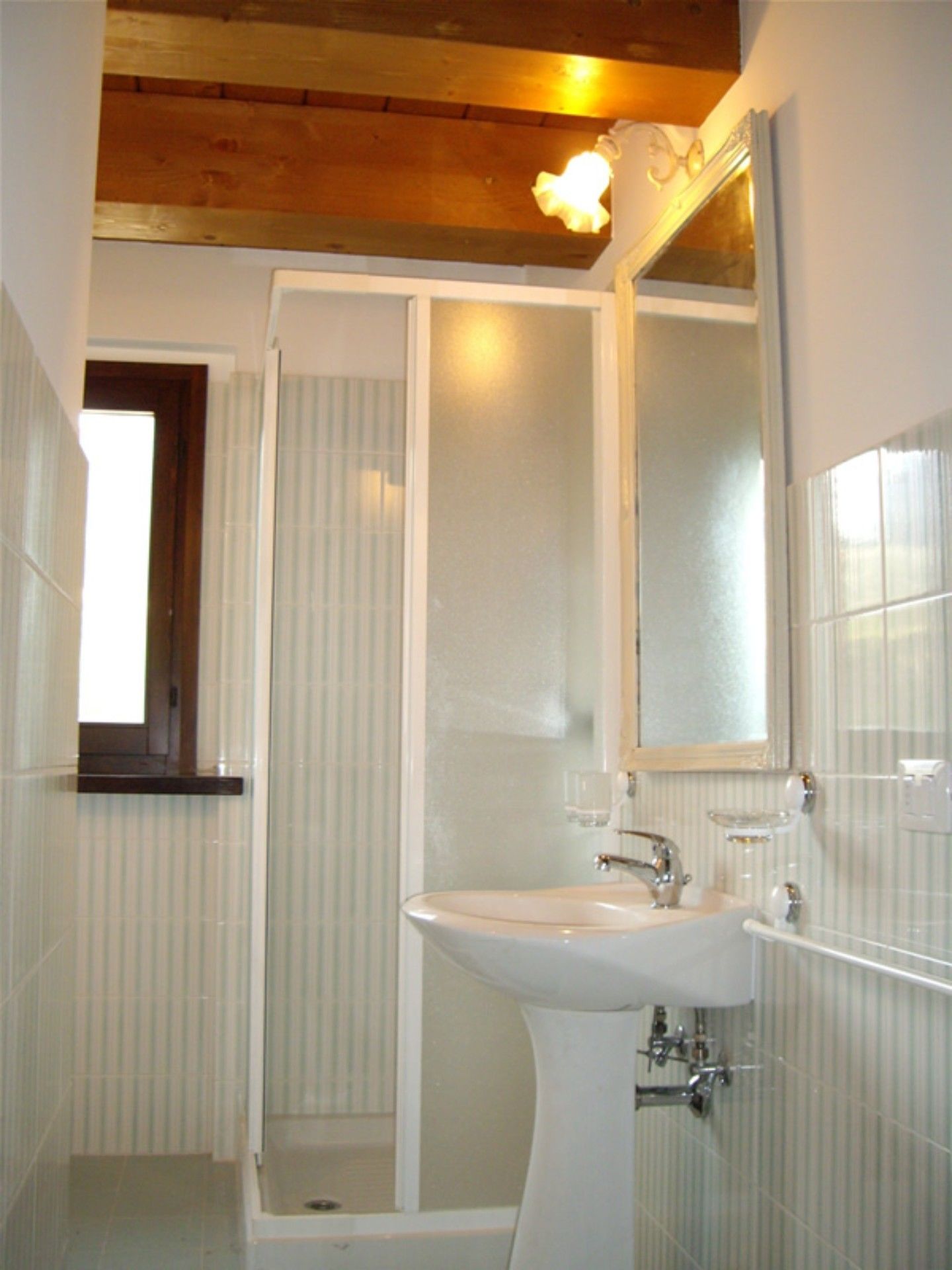 淋浴設備、免費梳洗用品、坐浴桶