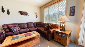 Condo, 2 Bedrooms | Living room | Smart TV, fireplace