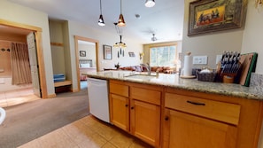 Condo, 2 Bedrooms | Private kitchen