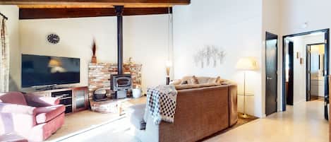 Condo, 4 Bedrooms | Interior