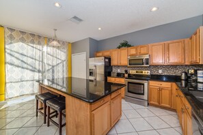 Familienvilla, Mehrere Schlafzimmer, zum Garten hin | Essen und Trinken