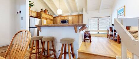 Condo, 2 Bedrooms | Private kitchen | Fridge, oven, coffee/tea maker, toaster