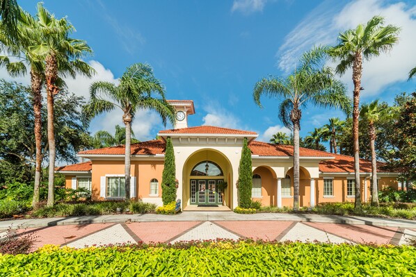 Exterior - Solana #1 - 7 Bed Villa w/ Private Pool (Davenport)