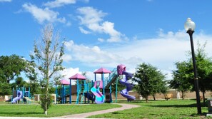 Family Townhome, Garden Area | Property grounds