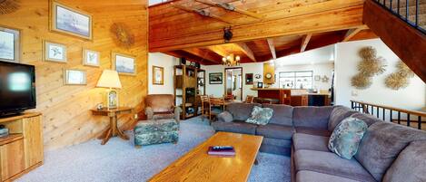 Condo, 2 Bedrooms | Living room | Smart TV, fireplace, DVD player