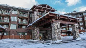 Condo, 2 phòng ngủ | Ngoại thất