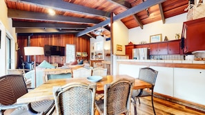 Condo, 4 Bedrooms | Private kitchen | Full-size fridge, microwave, oven, stovetop