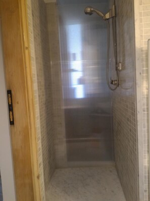 Shower, free toiletries, hair dryer, bidet - La Dea Fortuna (Fano)