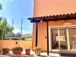 Façana frontal de l'allotjament