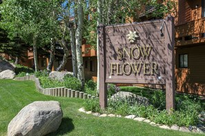 Condo, 2 Bedrooms | Exterior