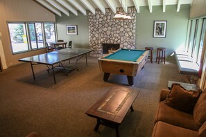 Condo, 1 habitación | Sala de juegos