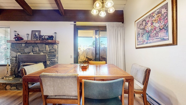 Condo, 1 Bedroom | Dining