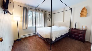 Condo, 4 Bedrooms | 4 bedrooms, cots/infant beds, free WiFi - Chateau de Montagne 29 Updated and Spacious with Private Washer Dryer, On The Shuttle Route by RedAwning (Mammoth Lakes)