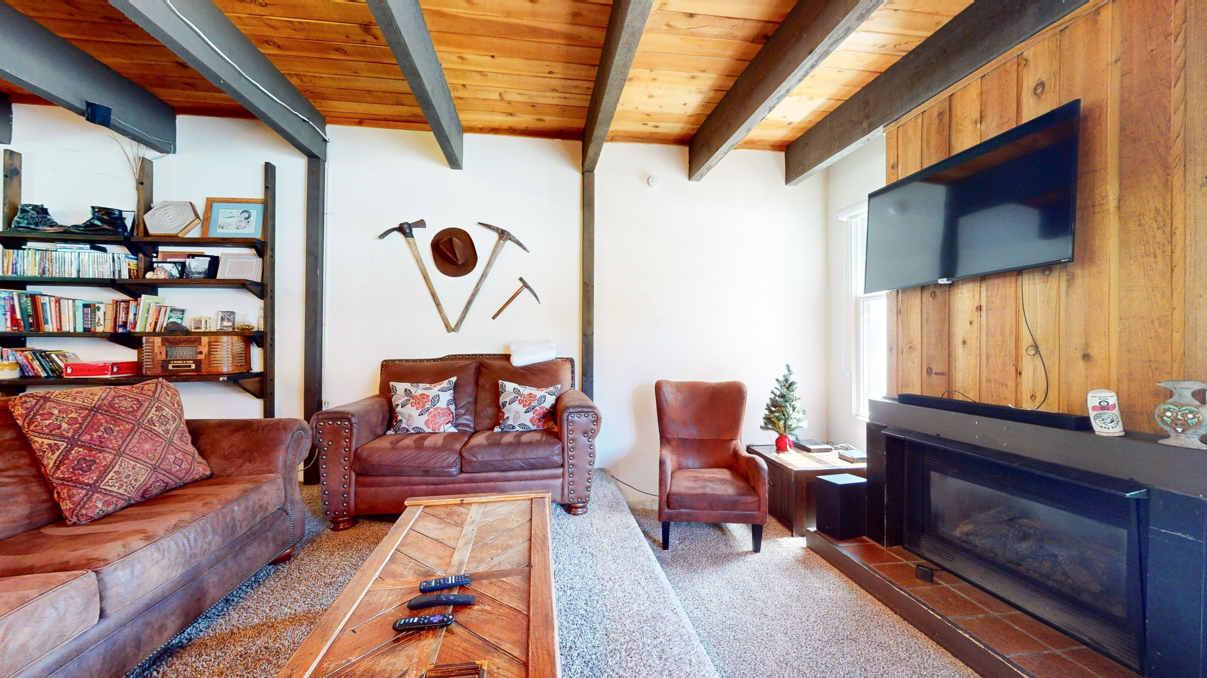 Condo, 3 Bedrooms | Living area | TV, fireplace, DVD player