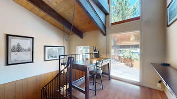 Condo, 3 quartos | Parte interna