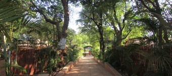 Gujarat Bhavan Hotel