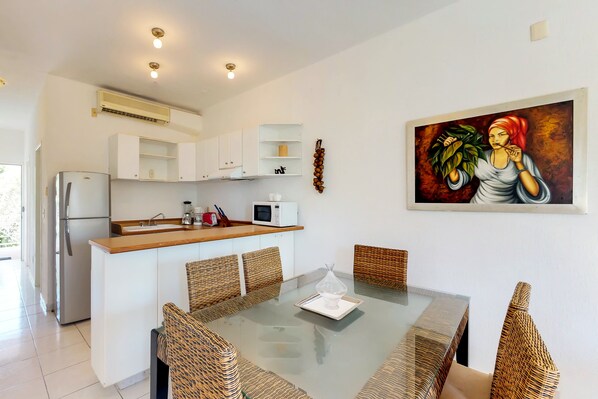 Apartment, 1 Bedroom | Living area