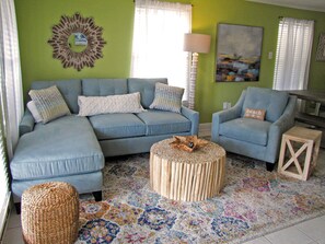 Living area - Windancer Cottages by Crystal Waters (Destin)