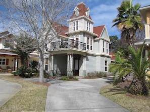 Front of property - Sovereign Isle by Crystal Waters (Destin)