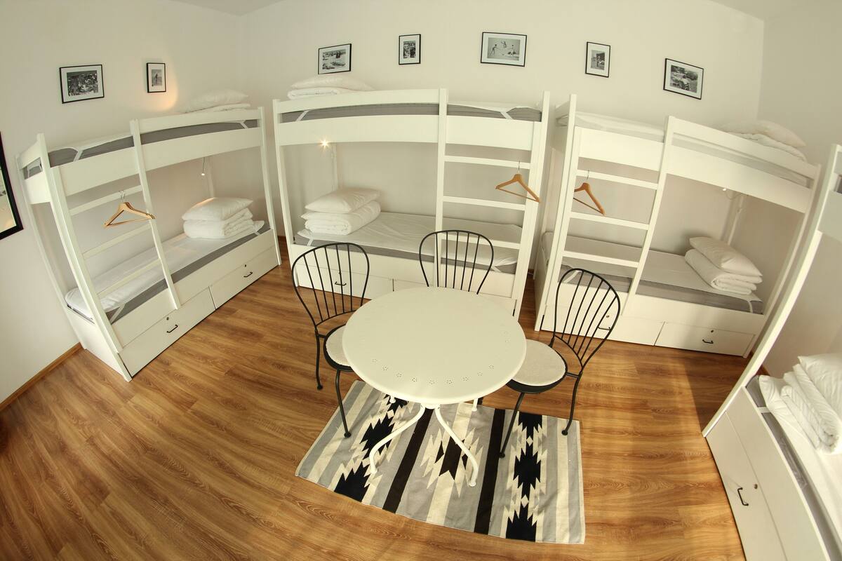 Premium bedding, iron/ironing board, free WiFi, bed sheets
