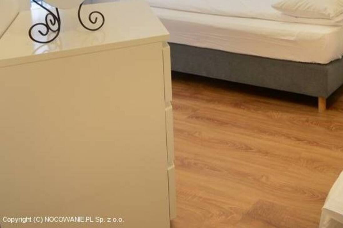 Premium bedding, iron/ironing board, free WiFi, bed sheets