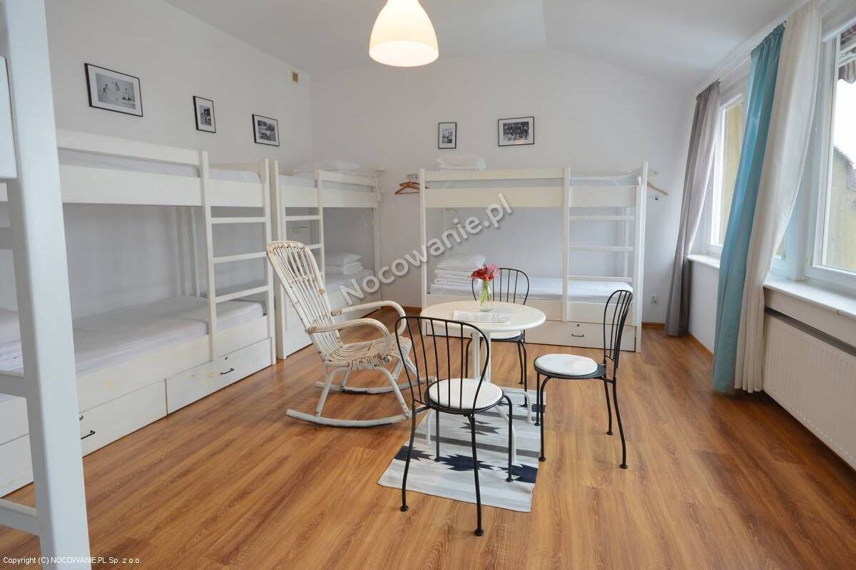 Premium bedding, iron/ironing board, free WiFi, bed sheets