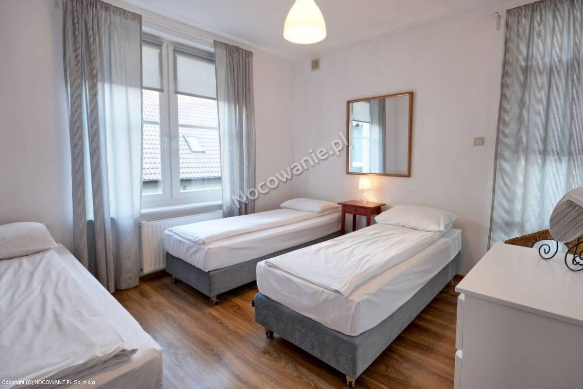 Premium bedding, iron/ironing board, free WiFi, bed sheets
