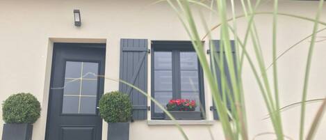 Fachada de la propiedad