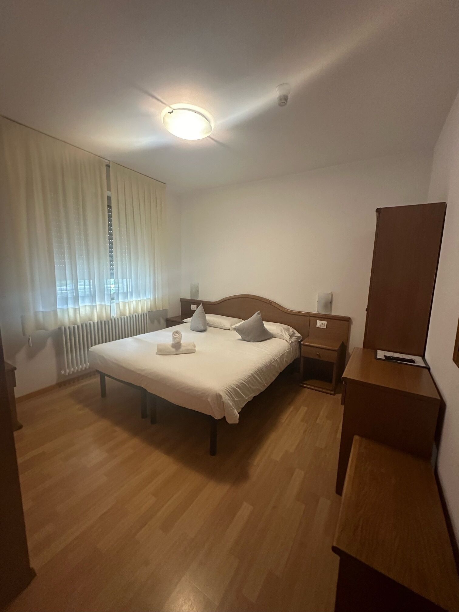 double room | minibar, desk, cots/infant beds, free wifi