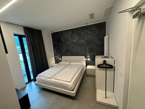 Double Room | Minibar, desk, cots/infant beds, free WiFi - Athos Hotel (Riva del Garda)