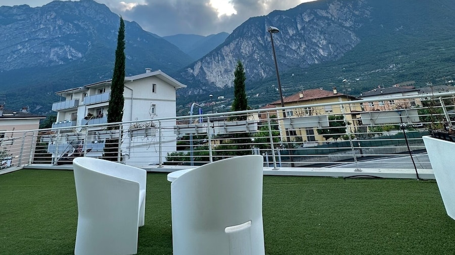 Athos Hotel