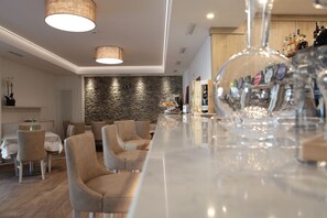 Bar (on property) - Athos Hotel (Riva del Garda)