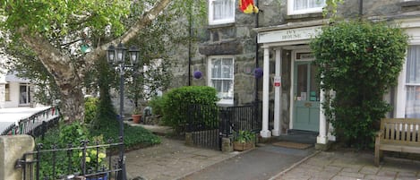 EntrĂ©e de lâhĂ©bergement