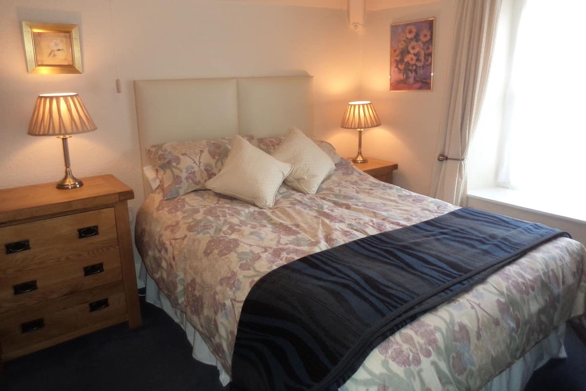 Chambre Double, salle de bains attenante