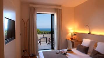 Habitación doble, vistas al mar | Caja fuerte, escritorio, sistema de insonorización y wifi gratis