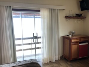 Habitación de luna de miel doble, 1 cama de matrimonio, balcón, vistas a la playa | Balcón