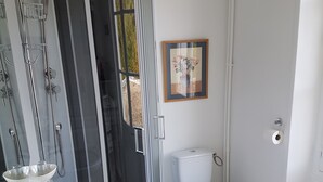 Unclassified image, 2 of 12, button - Le Lion Verd (Putanges-le-Lac)