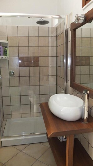 Shower - Casa Camilla (San Vito)