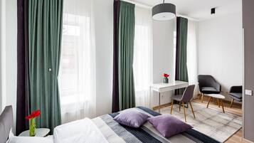 Suite Estudio Business, 1 habitación, vistas al patio, planta ejecutiva | Ropa de cama de alta calidad, escritorio, sistema de insonorización