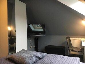 Double Room | Desk, blackout drapes, free WiFi, bed sheets